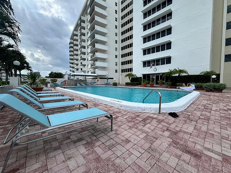 401 Golden Isles Dr #614 — Photo 47