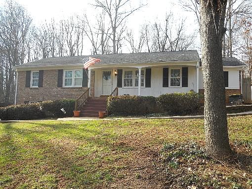 1st image of 162 Lamont Cir