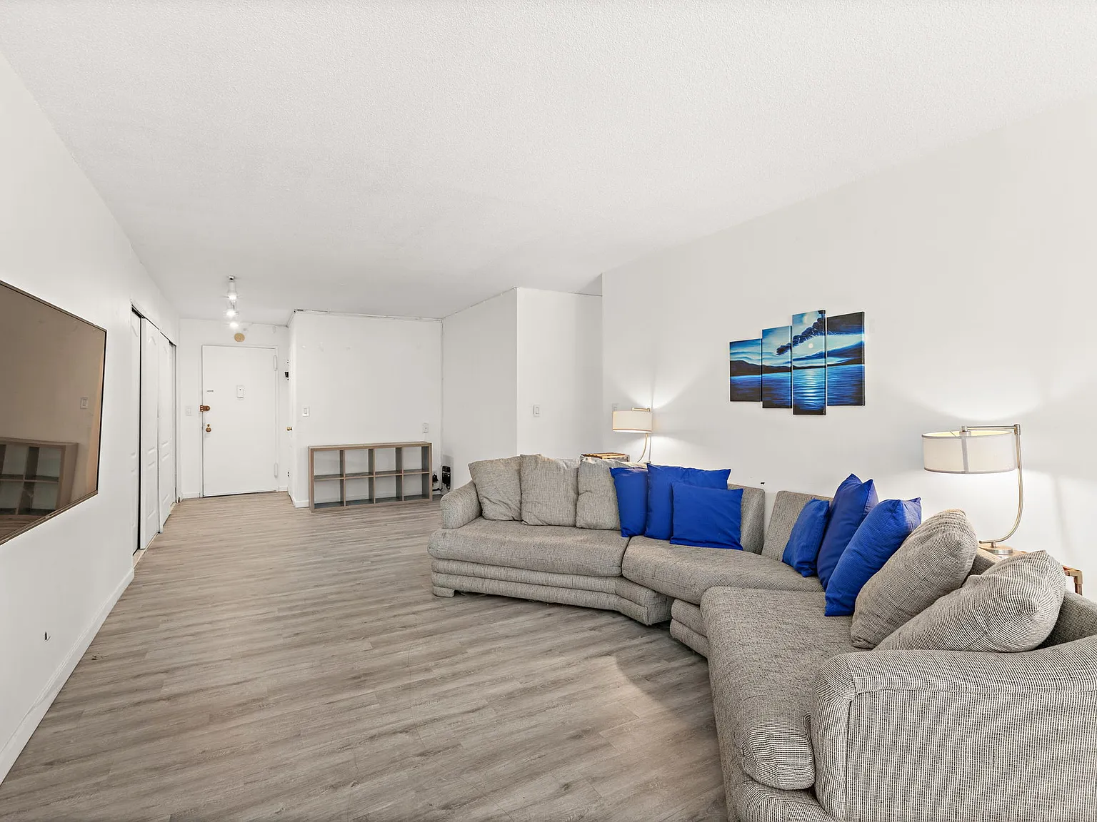 2 bed, 1282 sqft, $3,800 — Photo 2