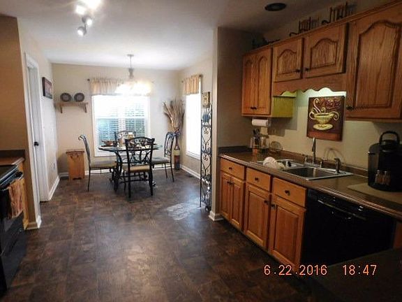 2nd image of 37 E Settlers Way