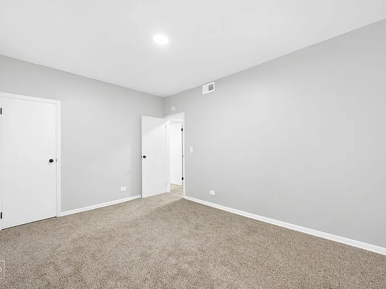 5015 S Champlain — Photo 25