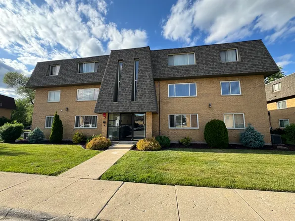 6616 104th Pl APT 5, Chicago Ridge, IL 60415
