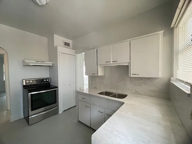 2 bed, 1100 sqft, $1,750 — Photo 4