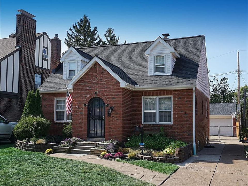 1st image of 32 Bissell Dr