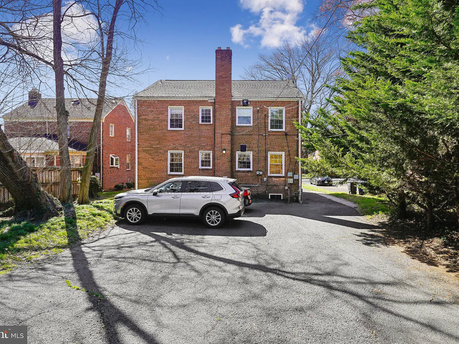 Cherrydale — Photo 2