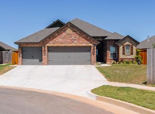 2613 SE 38th St, Moore, OK 73160