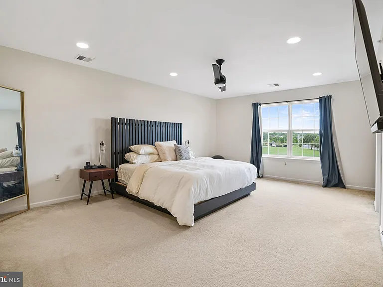 2028 Berkeley Dr — Photo 12