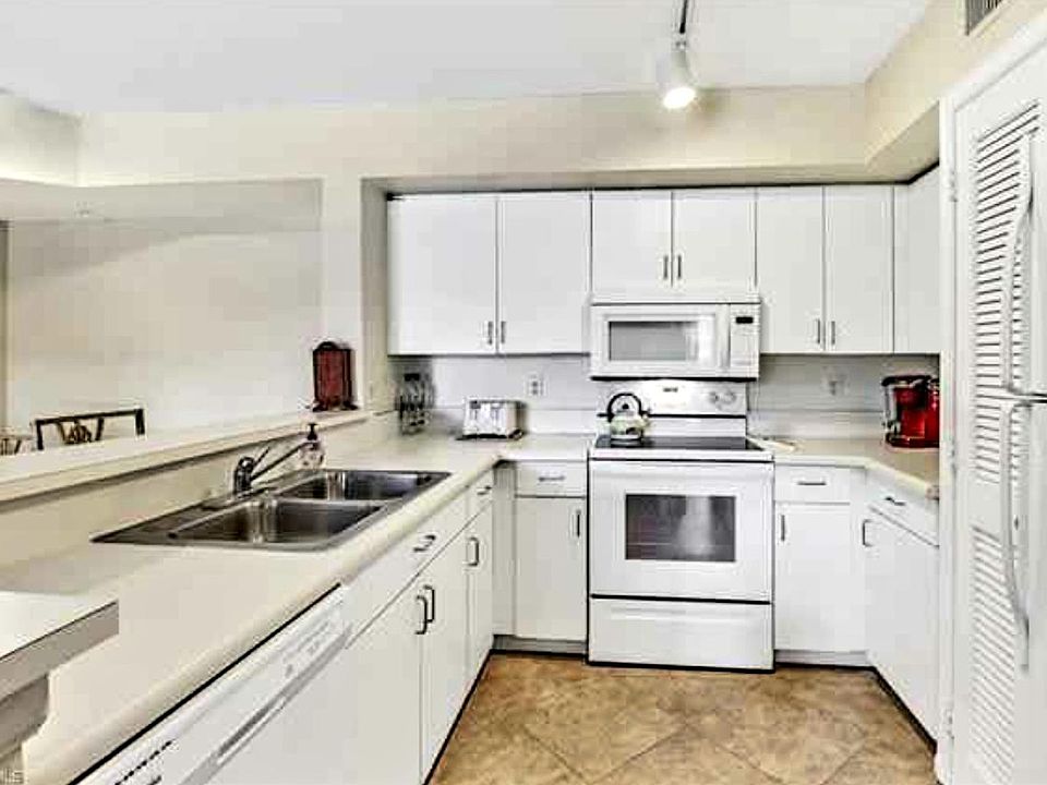 1st image of 1220 Wildwood Lakes Blvd