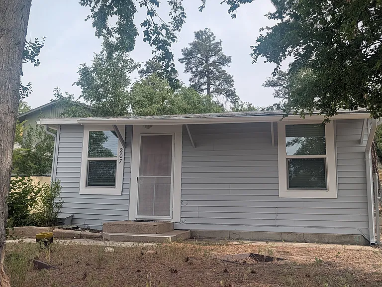 207 W Navajo Dr — Photo 2