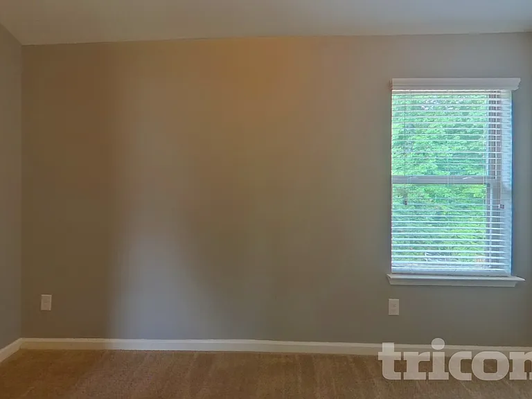 1562 Pressley Ln — Photo 12