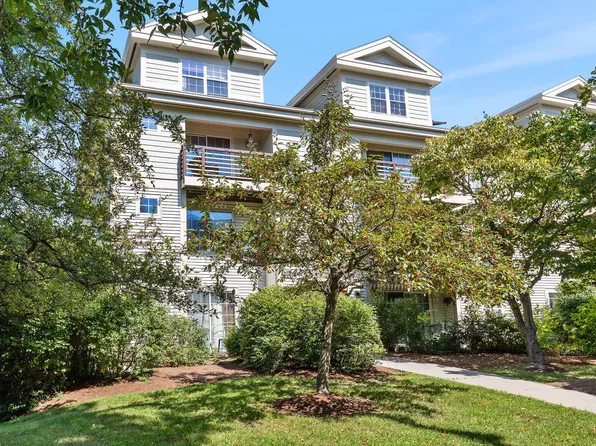 15 Hildred Drive, Burlington, VT 05401