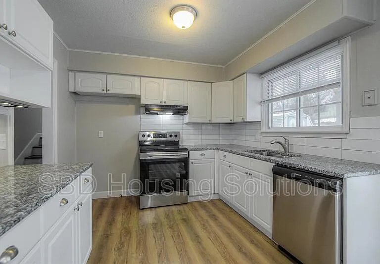 16003 E 35th St S — Photo 16