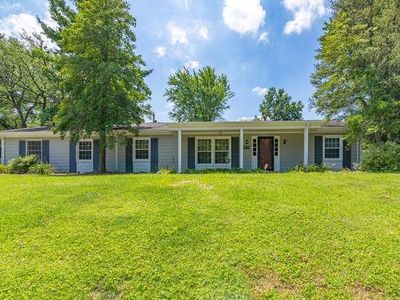 305 Ridge Trail Dr, Chesterfield, MO, 63017