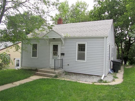 1st image of 1715 S Helen St