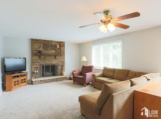 7823 Adams St, Darien, IL 60561