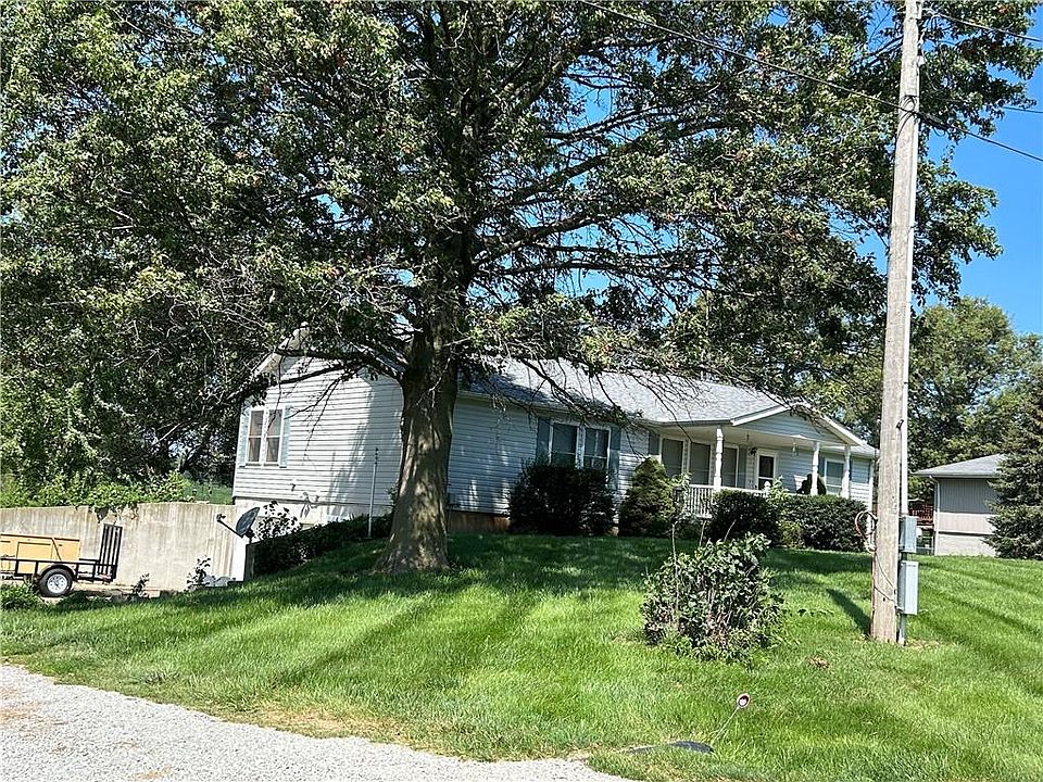 2nd image of 1404 N Main St