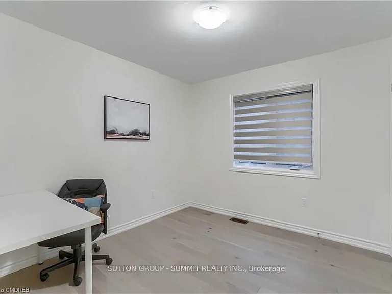 492 Bergamot Ave — Photo 22