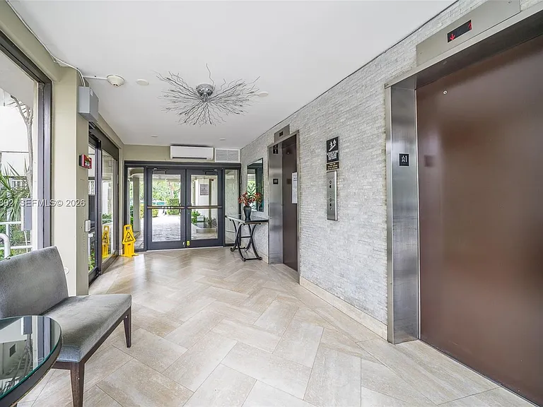 9800 W Bay Harbor Dr #308 — Photo 5