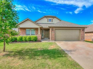 2112 SE 8th St, Moore, OK 73160