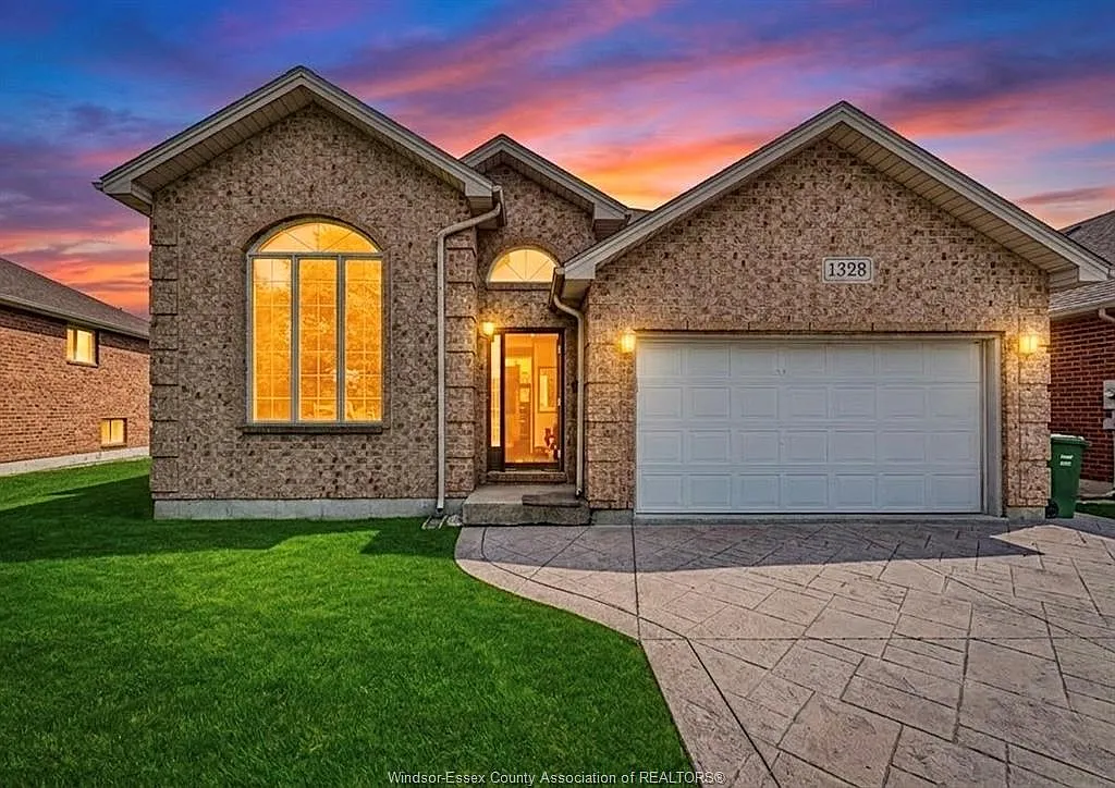 2 bed, $2,360 — Photo 3