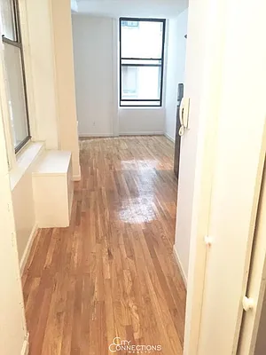 Rented by City Connections Realty | media 4