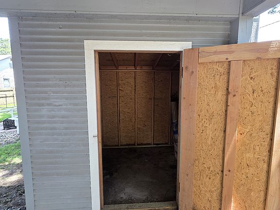 5th image of 1432 S Gary Ave