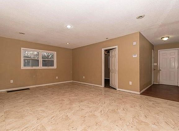 4th image of 1121 Tenny Ave