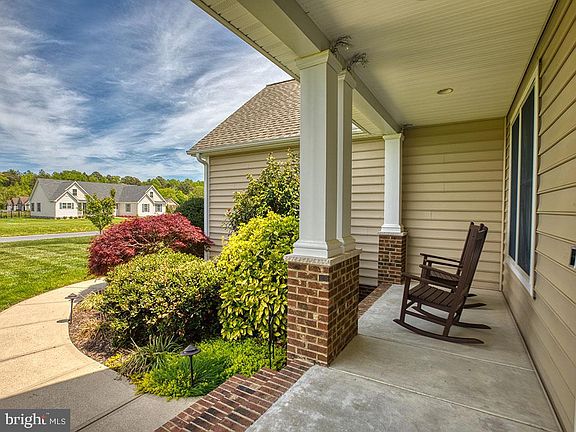 4th image of 16506 Retreat Cir