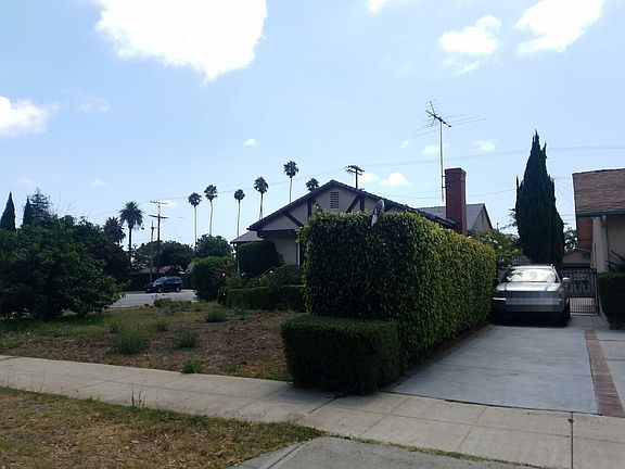 3rd image of 2149 Veteran Ave