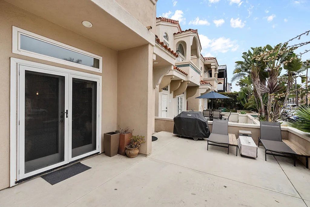 3 bed, 3.5 bath, 2564 sqft, $12,500 — Photo 4