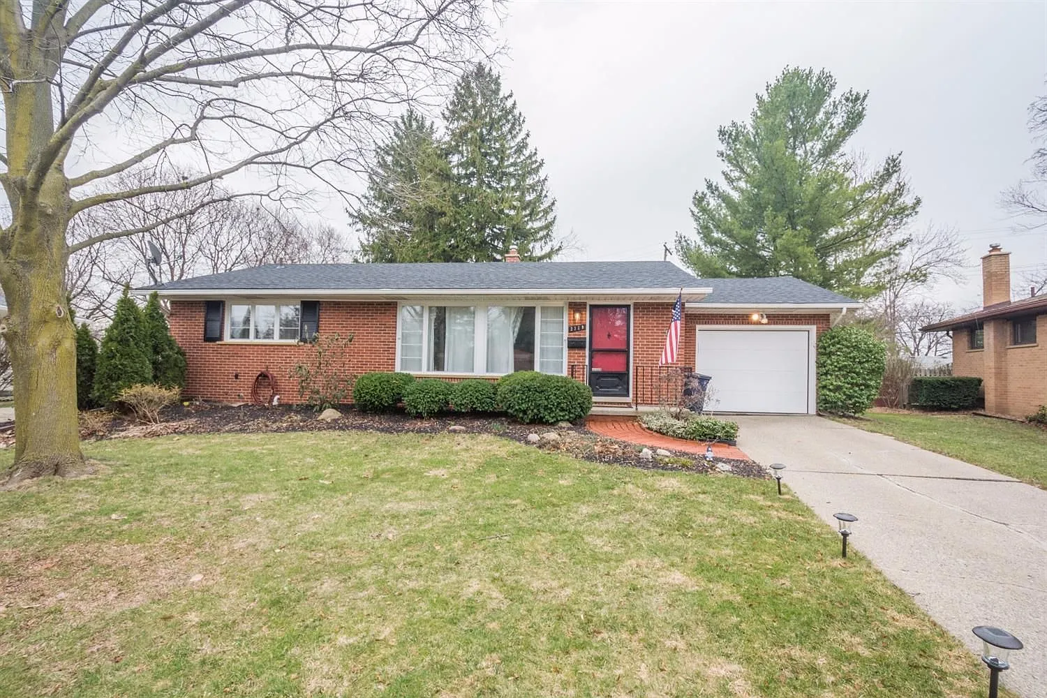 2119 Agincourt St photo 1