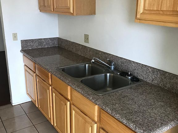 3rd image of 1236 W 11th St APT A