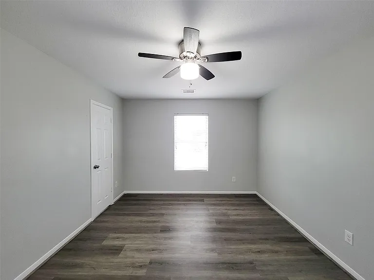 3602 Zephyr Glen Way — Photo 34