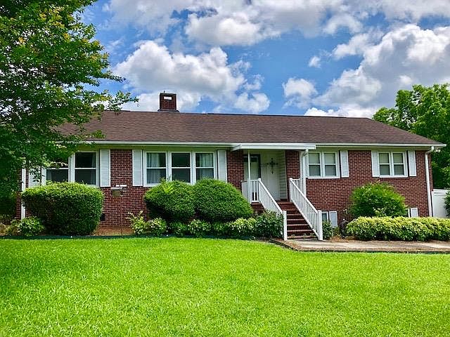 1st image of 125 Hill Dale Dr