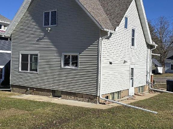 3rd image of 124 Juneau Street