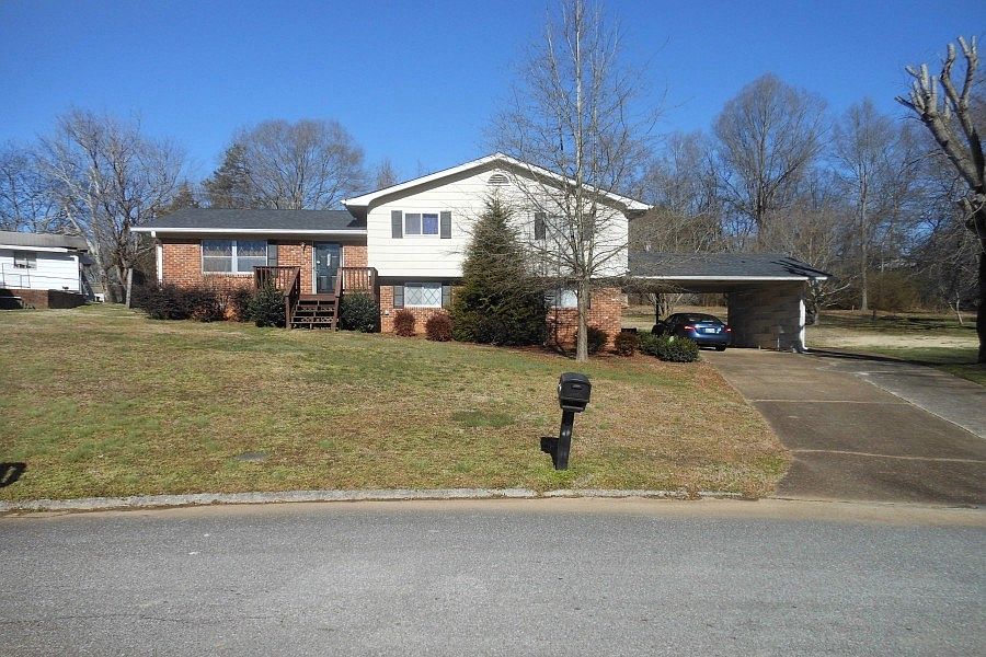 1st image of 5913 Hillcrest Dr
