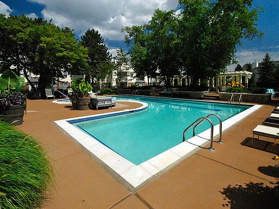 Pool and Lounge Area