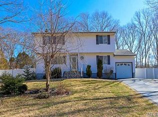 187 Bellewood Ave, East Setauket, NY 11733