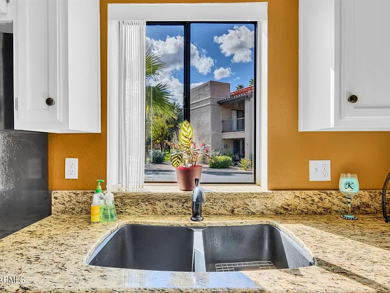 9430 E Mission Ln #101 — Photo 12