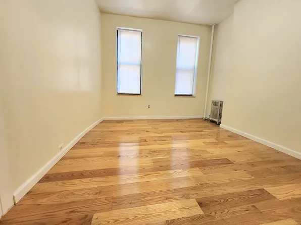 1717 Gates Avenue image 7 of 10