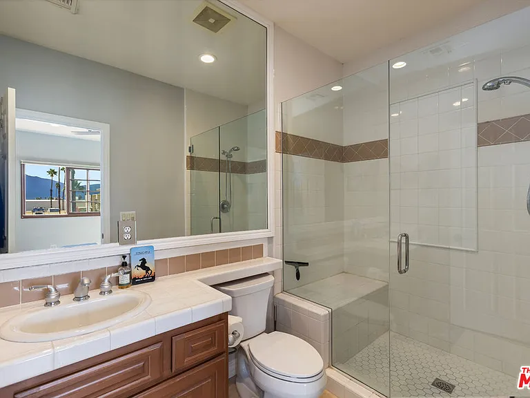 546 N Indian Canyon Dr — Photo 22