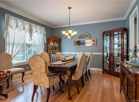 4th image of 105 Brookstone Dr