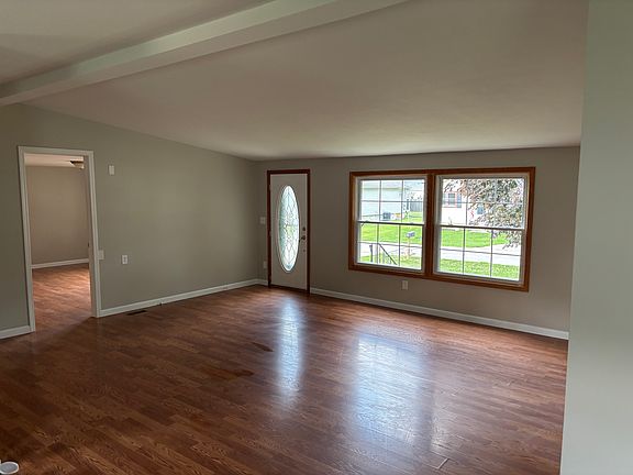 5th image of 3296 6th St