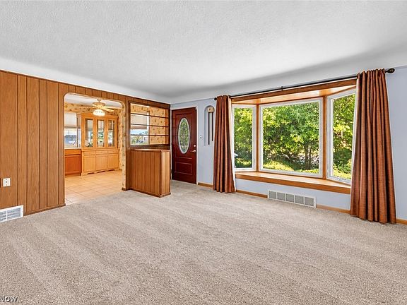 2nd image of 6009 Biddulph Rd