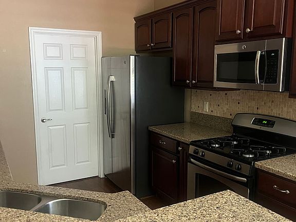 5th image of 1385 Abbot Way