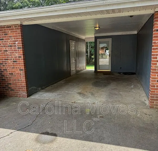 107 Bismark Dr — Photo 4