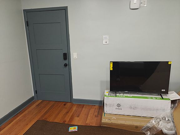 3rd image of 530 Main St