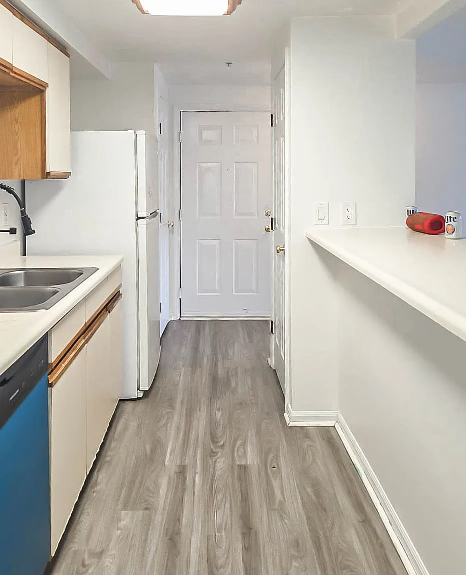2 bed, 1000 sqft, $1,398 — Photo 3