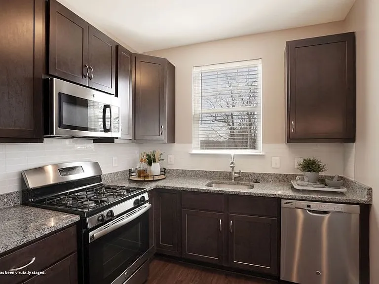 Avanti Luxury Apartments — Photo 3