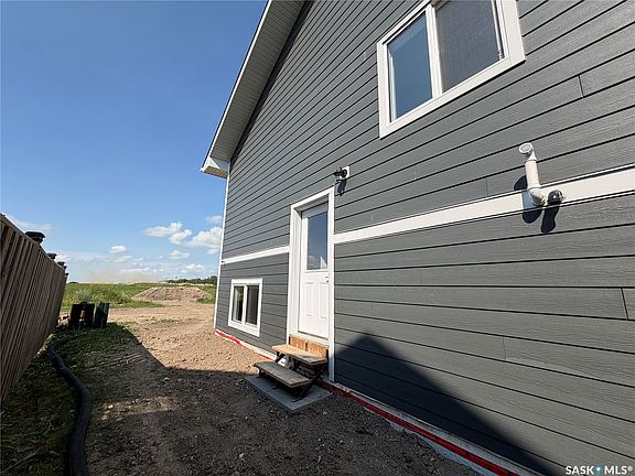 5th image of 11 Aspen Place